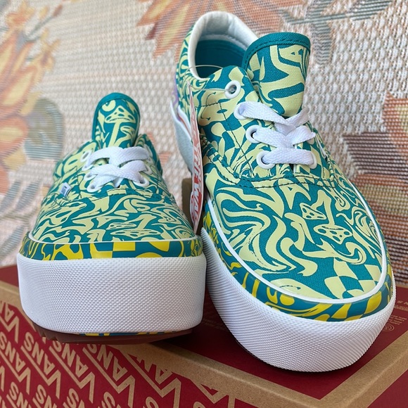 Vans Era Stacked
Wavy Daze Tile Blue
VNOA4BTOCES
WMNS Platforms - sneakers - Picture 7 of 16